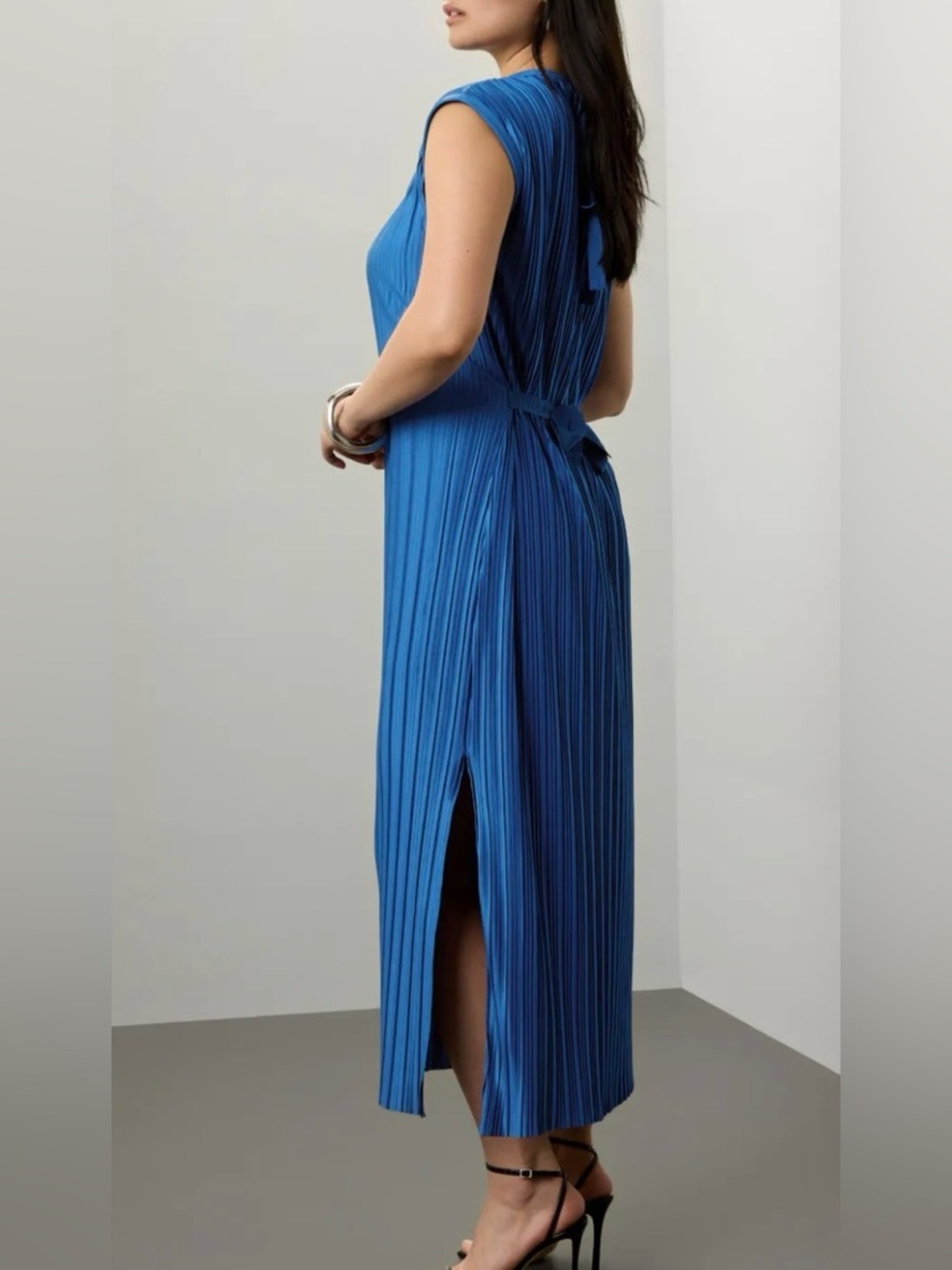 Atlein Plisse Midi Dress Sleeveless Pleated Blue